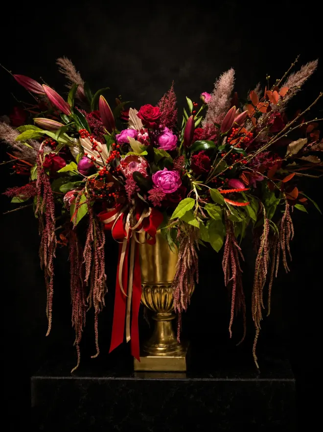 buy flower arrangement Suzanne in Marbella