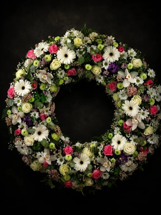 Buy funeral flowers Grace in Marbella