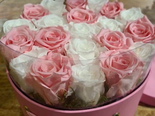 Box with fresh roses MyFlower Marbella